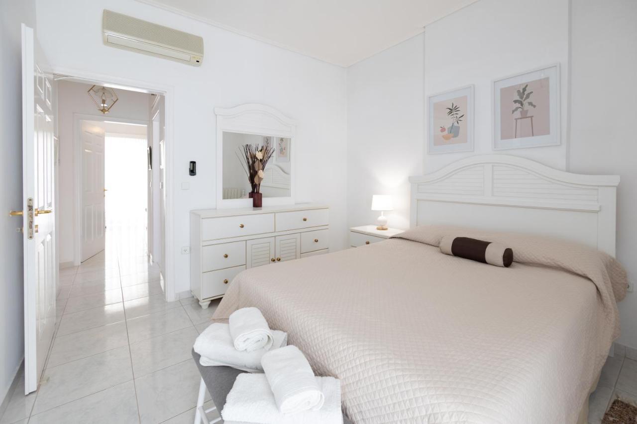 Seaside Penthouse in Kalamata Bagian luar foto