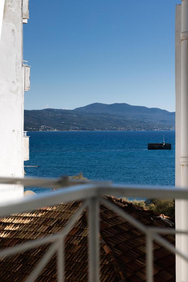 Seaside Penthouse in Kalamata Bagian luar foto